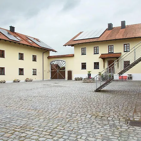 Schoenauer Hof - Max Josef Pasawa
